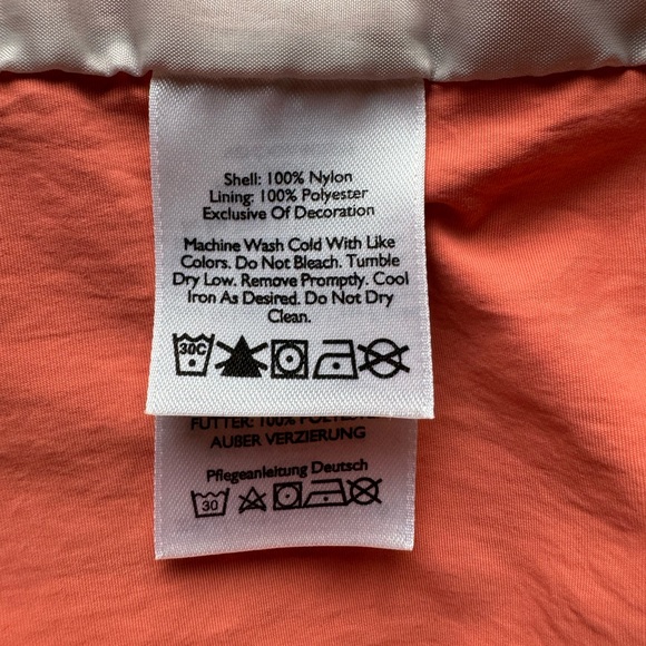 Eddie Bauer vest - nylon water resistant lightweight with multiple pockets. - Picture 7 of 7